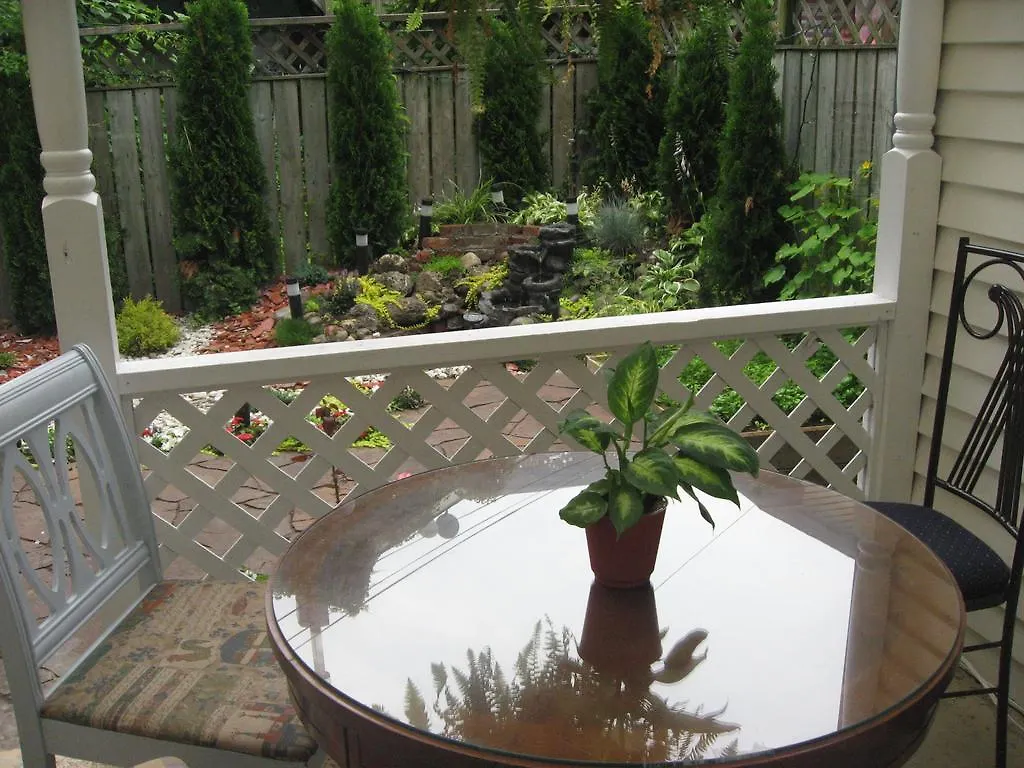 Toronto Garden Inn 3*,