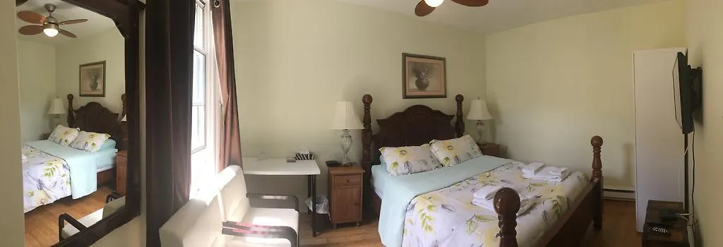 Toronto Garden Inn Bed & Breakfast