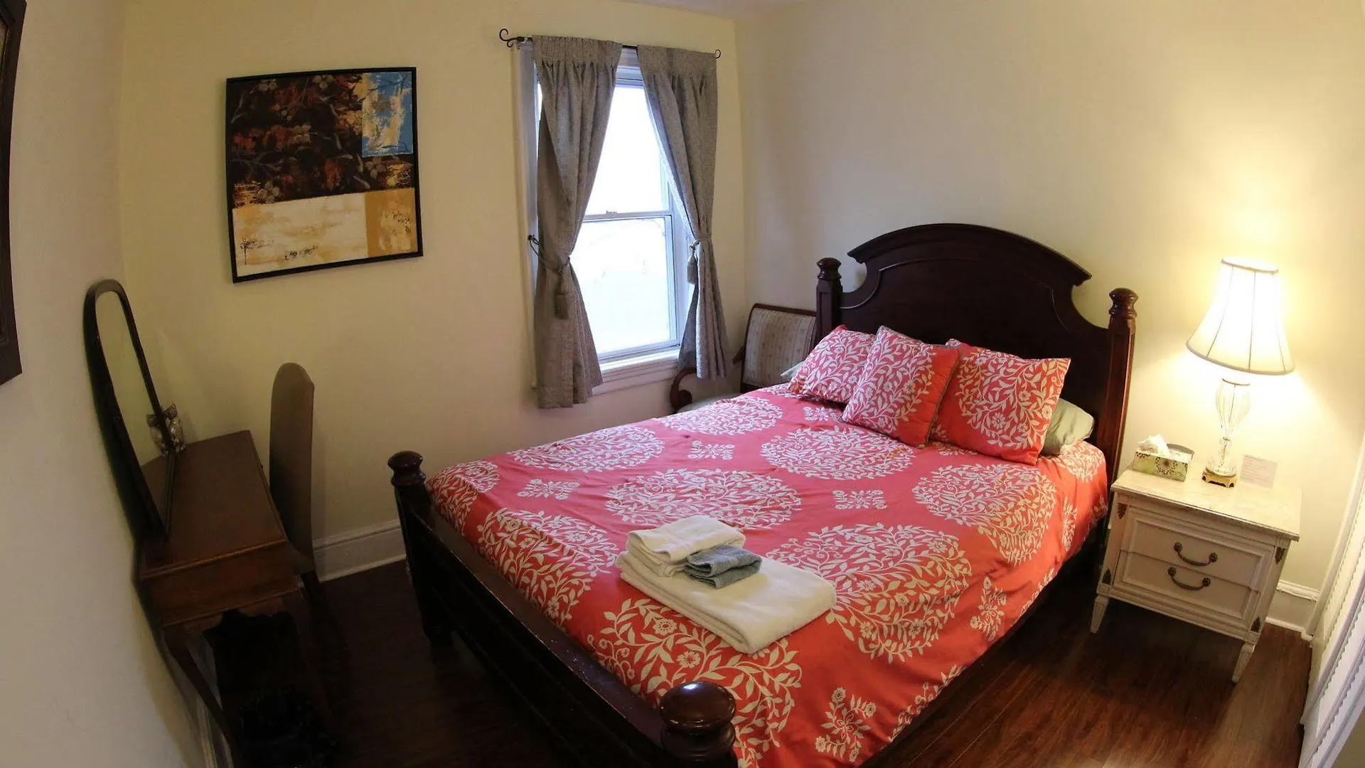 Toronto Garden Inn Bed & Breakfast